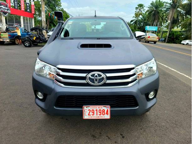 Toyota Hilux SRV 2017 Automática 26 700 000 53 400 USD Auto