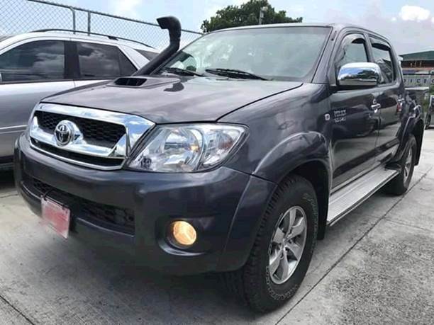 Toyota hilux 2011 года