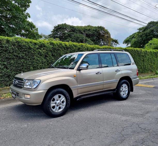 2004 Toyota Land Cruiser Automatic $ 32,000 USD | Auto Moto Costa Rica