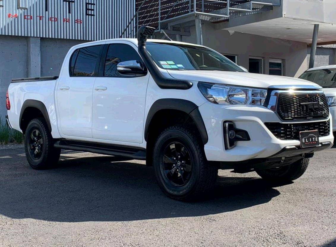 2017 Toyota Hilux SRV Automatic $ 42,000 USD | Auto Moto Costa Rica